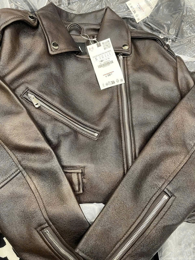 Jacket da Zara túi ngực cổ bẻ màu đen