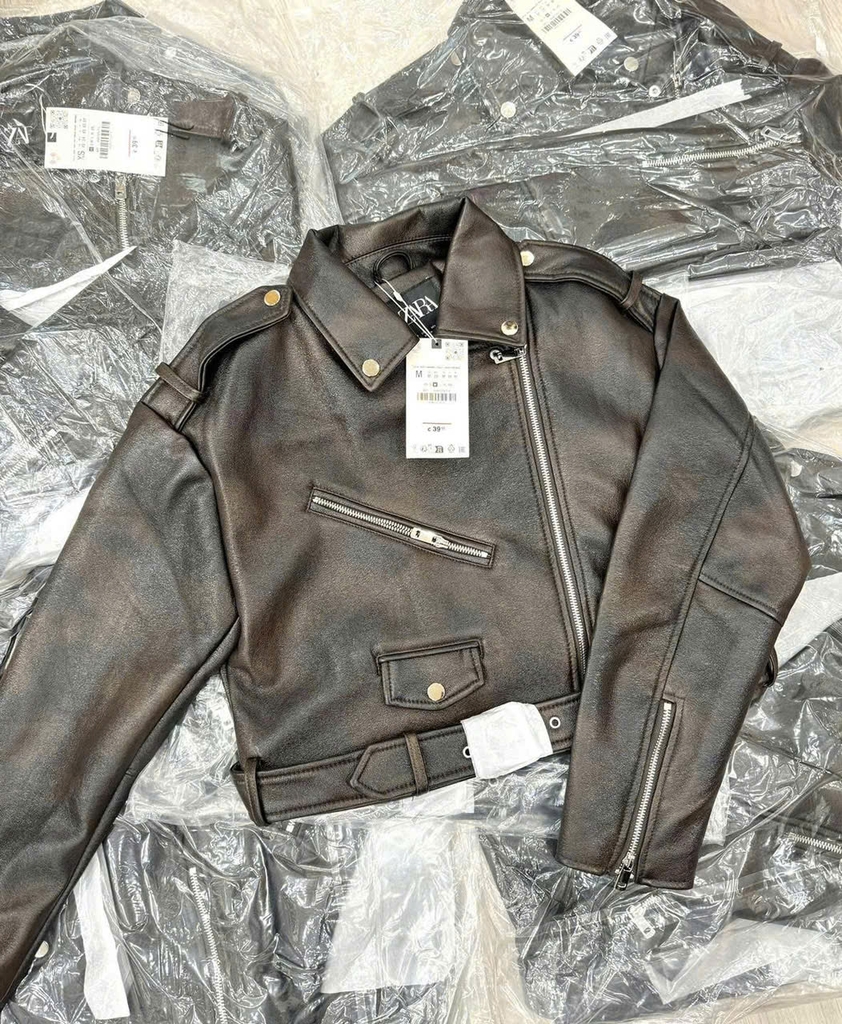 Jacket da Zara túi ngực cổ bẻ màu đen