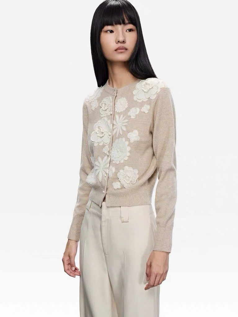 Cardigan ERDOS ren 3D nổi khuy ngọc trai