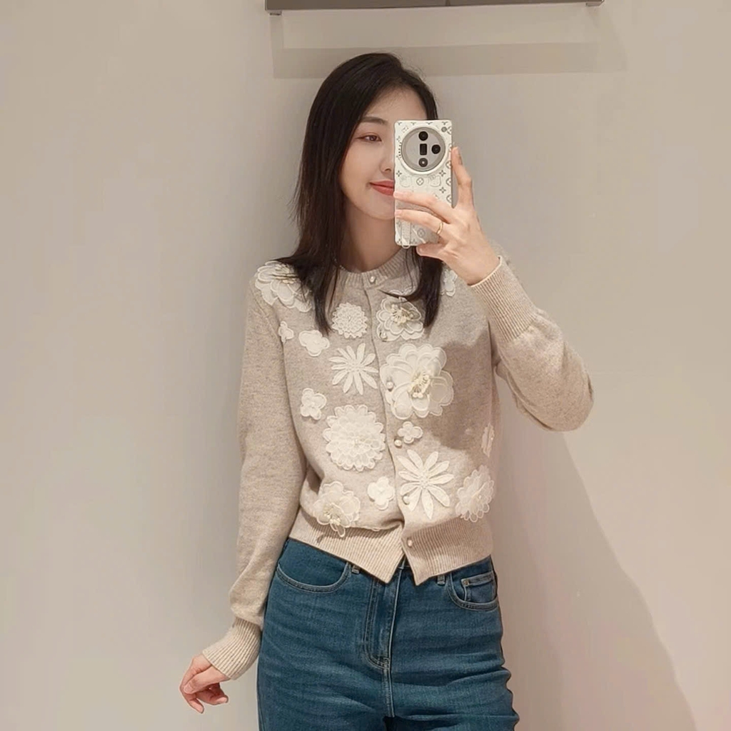 Cardigan ERDOS ren 3D nổi khuy ngọc trai