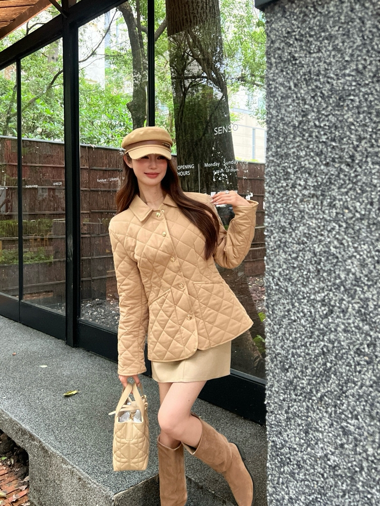 Áo khoác trần trám Moncler