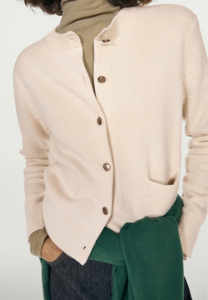 ÁO CARDIGAN DỆT KIM CÓ KHUY VÀNG