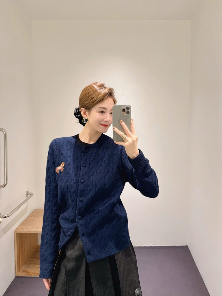 Cardigan Erdos thêu logo ngực