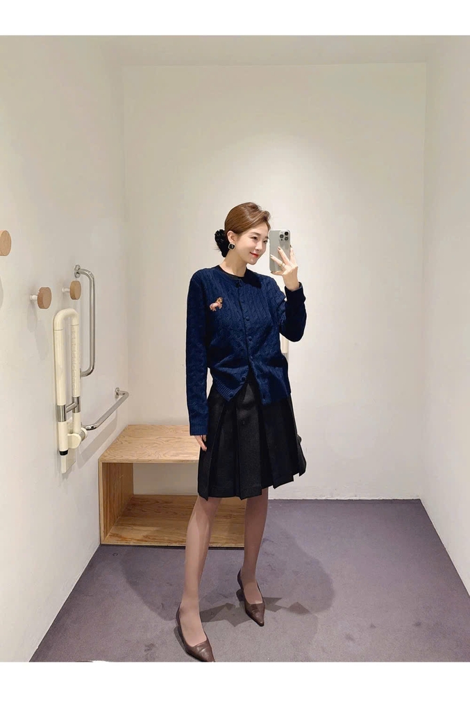 Cardigan Erdos thêu logo ngực