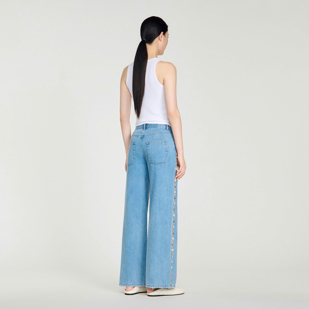 Quần jeans ống đính đá