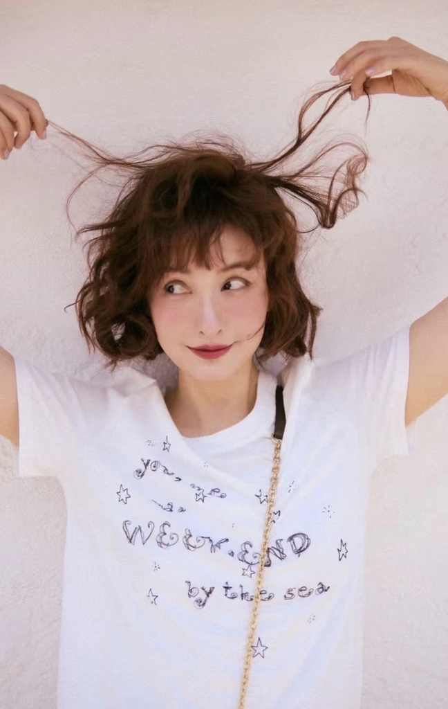 Tshirt MAXMARA họa tiết ngôi sao trắng