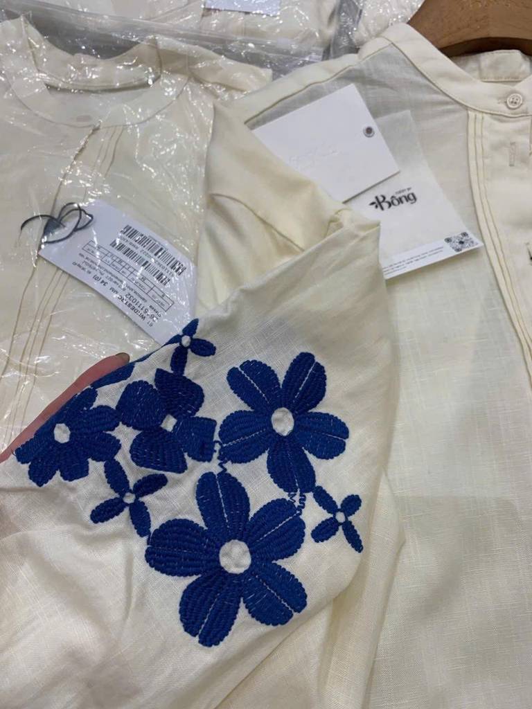 Sơ mi Weekend MaxMara tay đèn lồng thêu hoa xanh