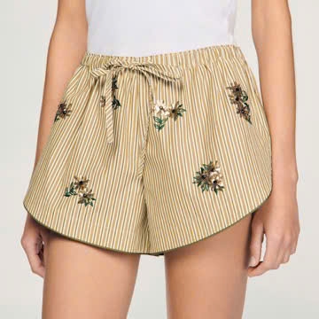 QUẦN SHORT KẺ SỌC THÊU HOA
