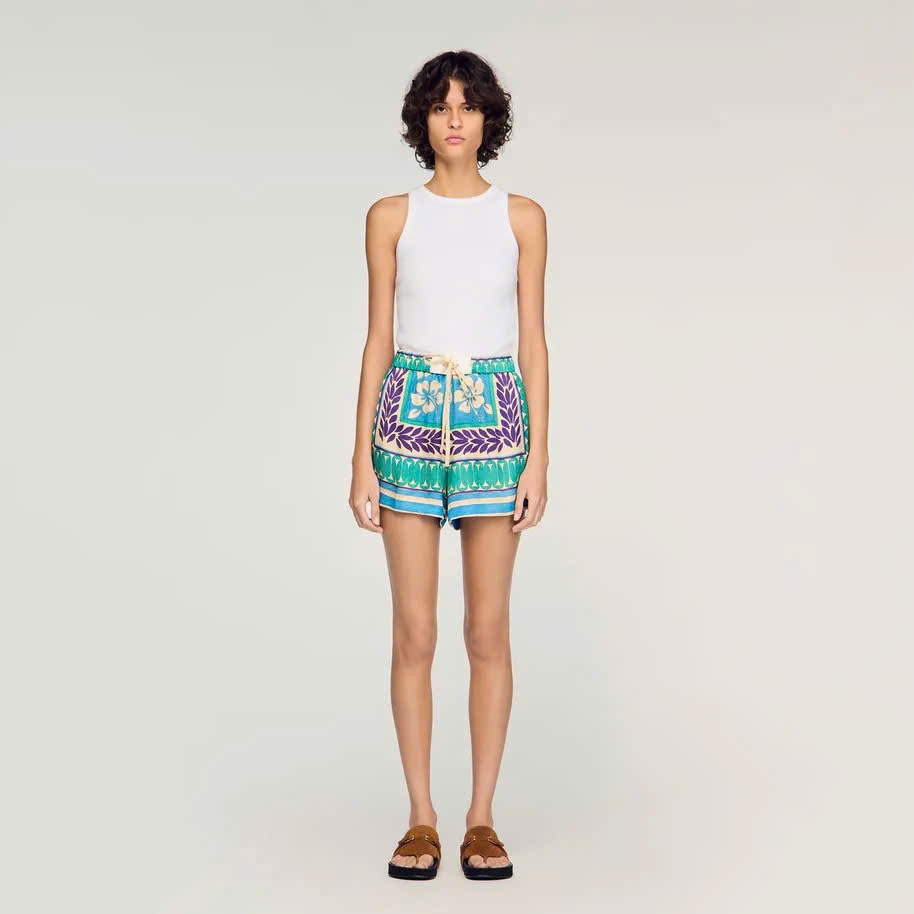 Quần short in hoạ tiết floral