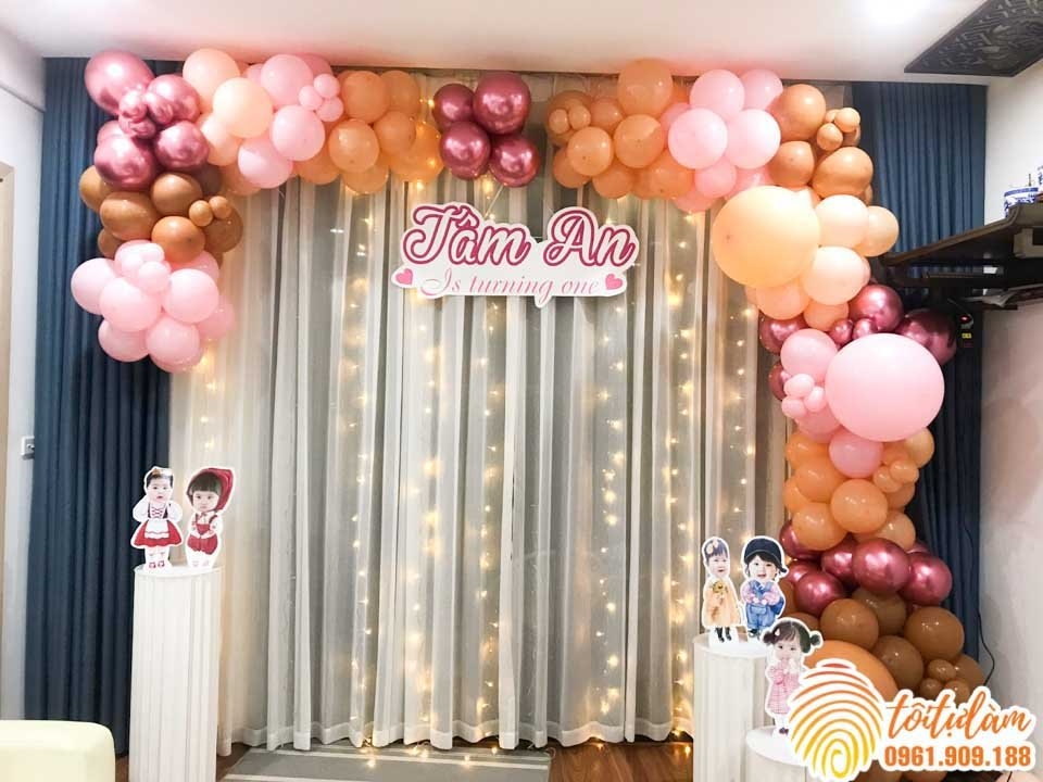 Gói Trang Trí Sinh Nhật VIP Tone Hồng Pastel Cổng Tròn Nhà Hàng Sentosa