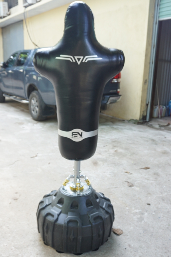 Hình nộm lò xo tập võ