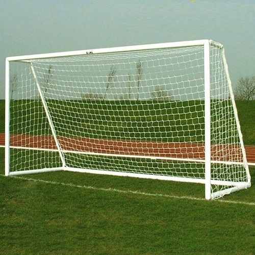Khung thành bóng đá 7 người.