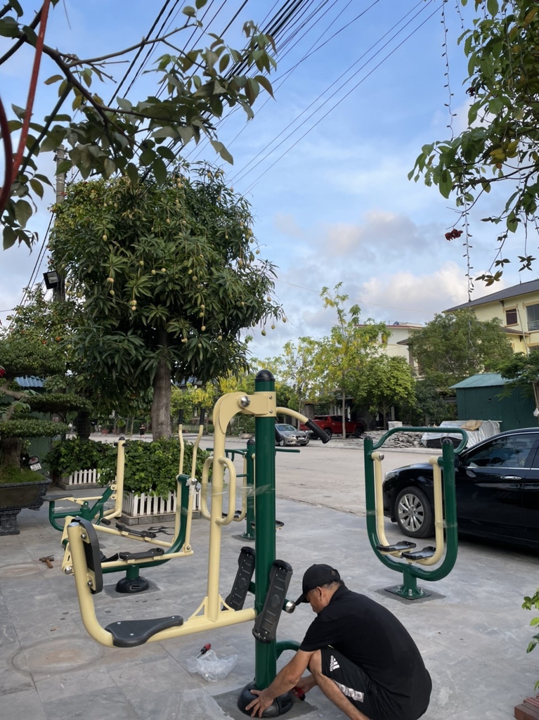 Máy tập đạp chân kết hợp xoay eo