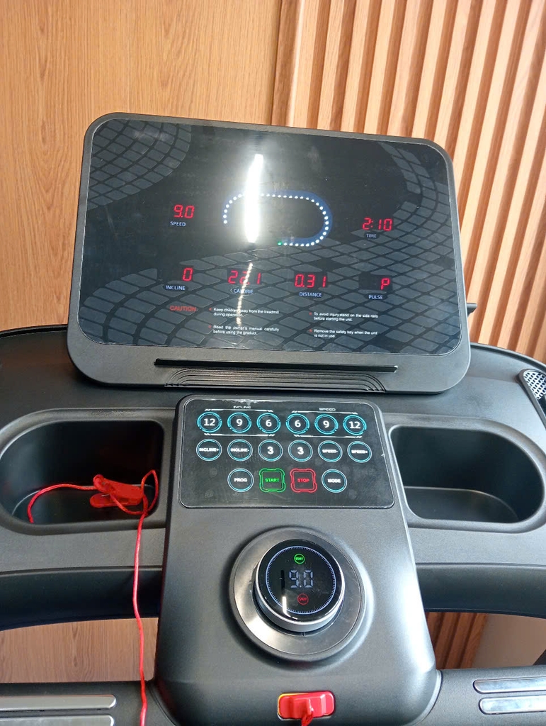 Máy chạy bộ điện nhập khẩu C5-520