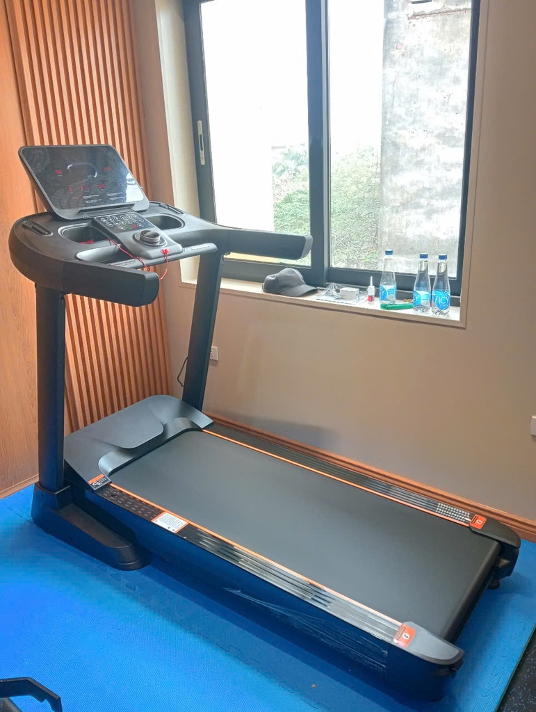 Máy chạy bộ điện nhập khẩu C5-520