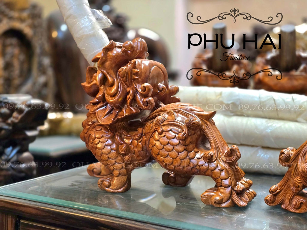 Cặp Kỳ Lân Ngậm Ngà Chạm Khắc Hoa Văn
