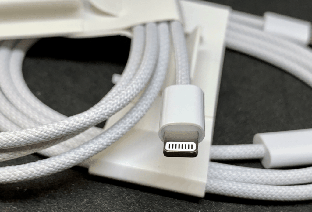 Cáp Bọc Dù Apple Lightning to TypeC cho iPhone 14 Plus - Hàng Chính Hãng