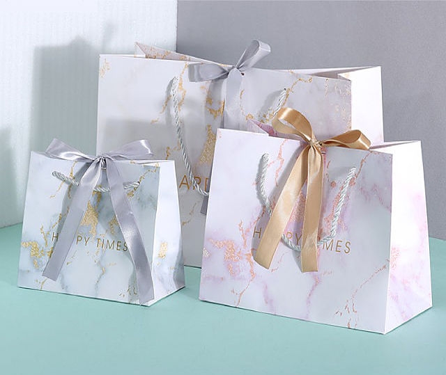 In túi giấy đựng quà tặng - TOP 10 mẫu túi siêu đẹp, giá rẻ Hà Nội | Xưởng in Tân Phát