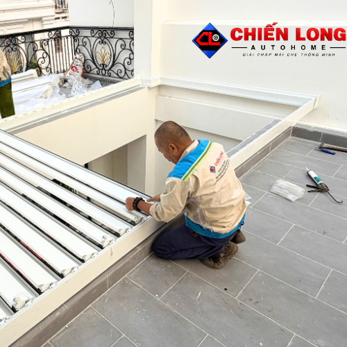 Mái Nhôm Xếp Lật Tự Động Che Ban Công 3m x 6m