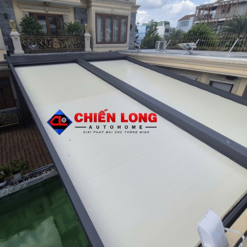 Mái xếp PVC tự động che sân thượng, sân vườn, hồ bơi