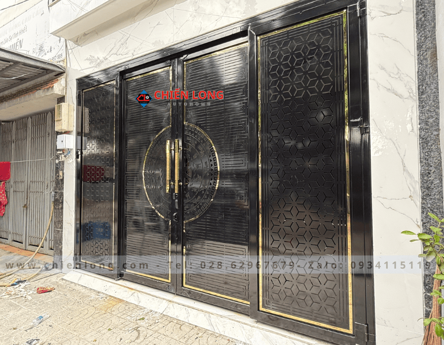 ⭐ Giới thiệu xu hướng cổng sắt 4 cánh CNC hiện đại 2025