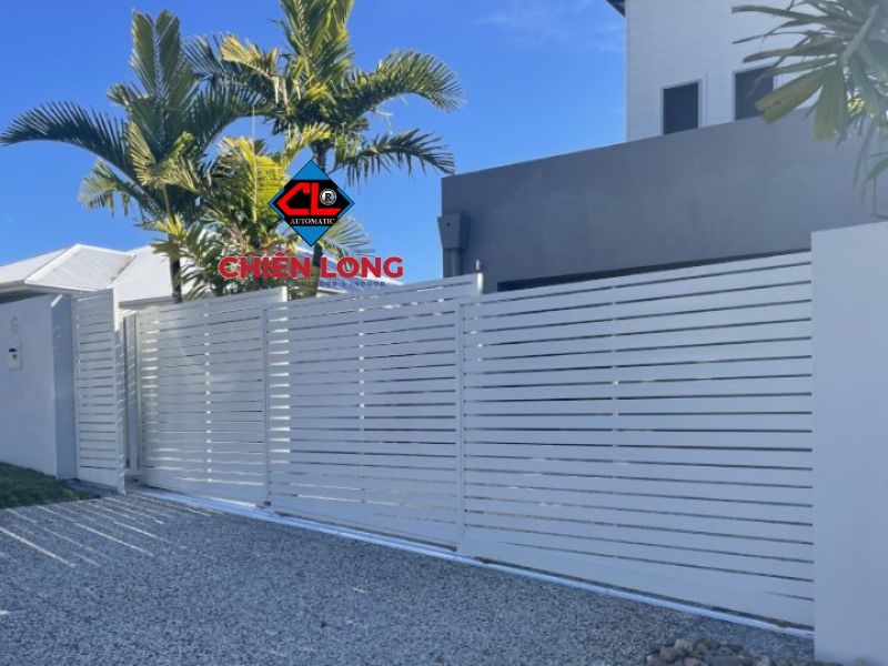 Cửa cổng sắt lùa xếp 3 cánh tự động cho nhà phố, biệt thự, nhà xưởng