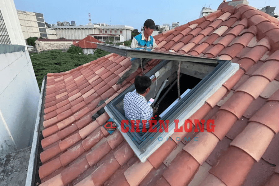 Giếng trời tự động thông minh Lật mở khi trời mưa