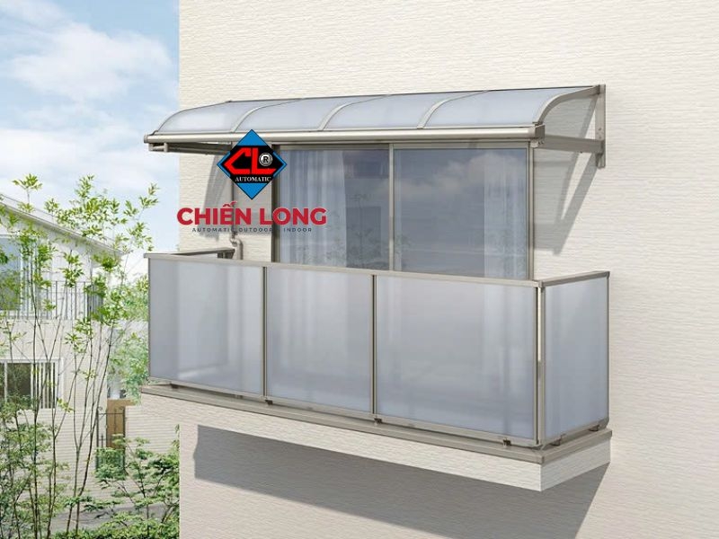 Mái hiên khung nhôm cường lực polycarbonate - giải pháp cho không ngoài trời lý tưởng bốn mùa