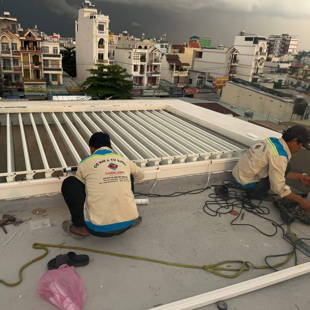 Giếng Trời Tự Động Thông Minh Lật Mở – Tự Đóng Khi Có Mưa