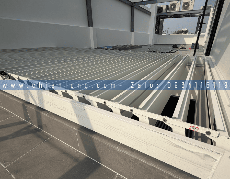 Mái Nhôm Xếp Lật Tự Động Che Giếng Trời Biệt Thự | 2640x4850mm