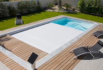 Mành che hồ bơi dạng cuốn tự động điều khiển từ xa, Hàng nhập khẩu 100%