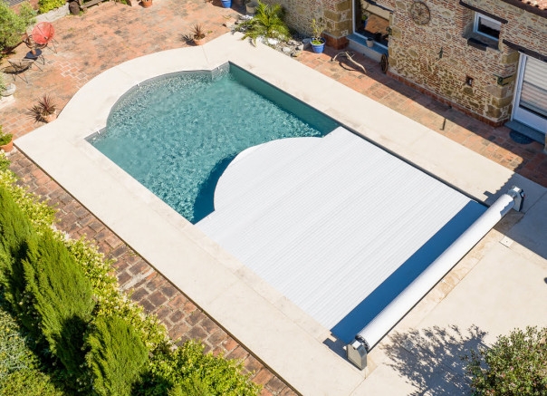 Mành che hồ bơi dạng cuốn tự động điều khiển từ xa, Hàng nhập khẩu 100%