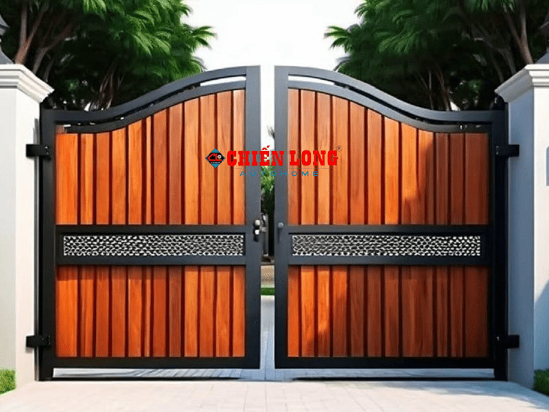 Cửa cổng mở 2 cánh ốp nhựa giả gỗ ngoài trời thiết kế hiện đại CLG012