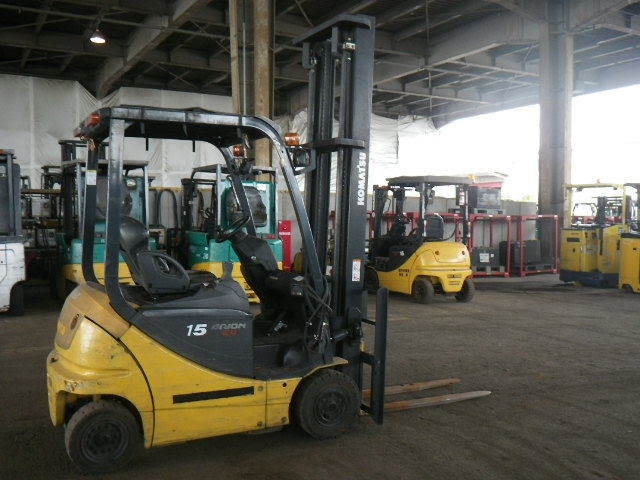 Xe nâng điện cũ hãng Komatsu 1,5 tấn, nâng 4.5m, năm SX 2007