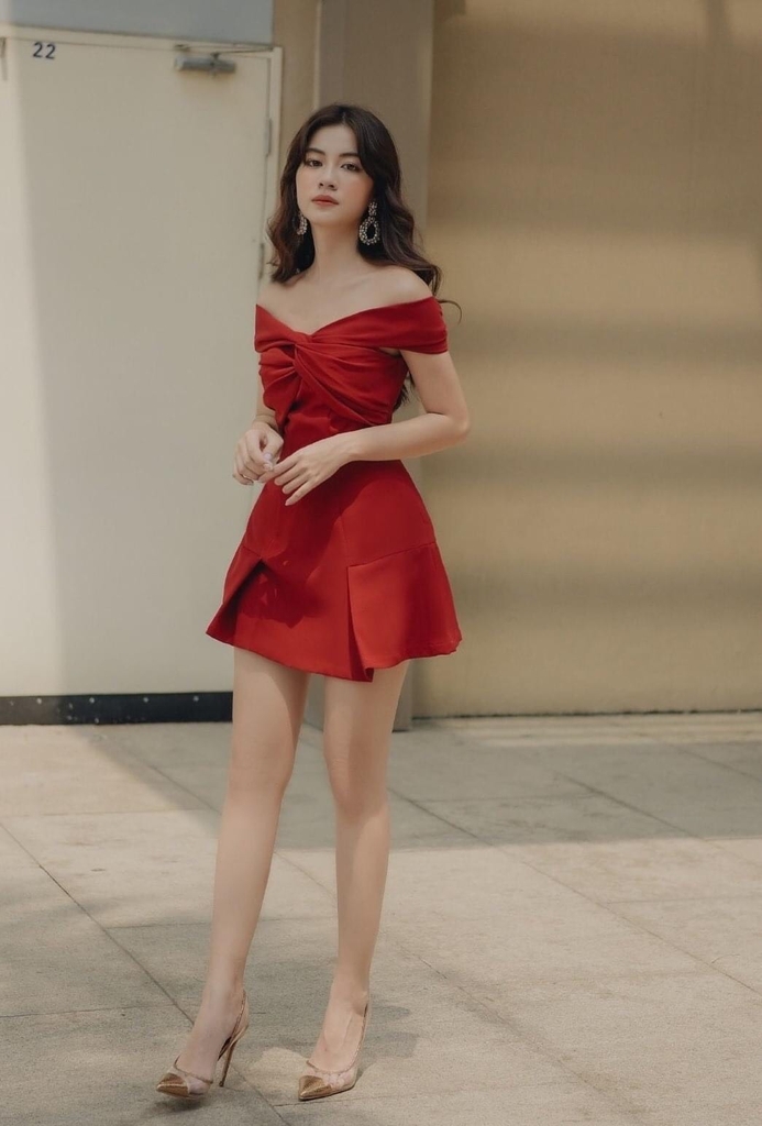 dam-xoe-kieu-ho-vai-cheo-nguc-xep-ta