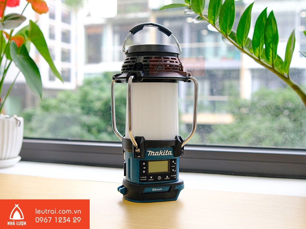 Đèn kết hợp Radio dùng pin (18V/14.4V) Makita DMR057
