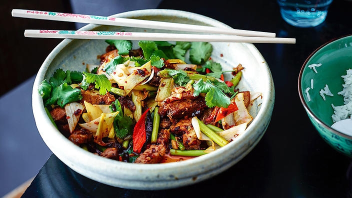 Thịt bụng lợn hầm bằng bếp từ Chefs EH DIH311