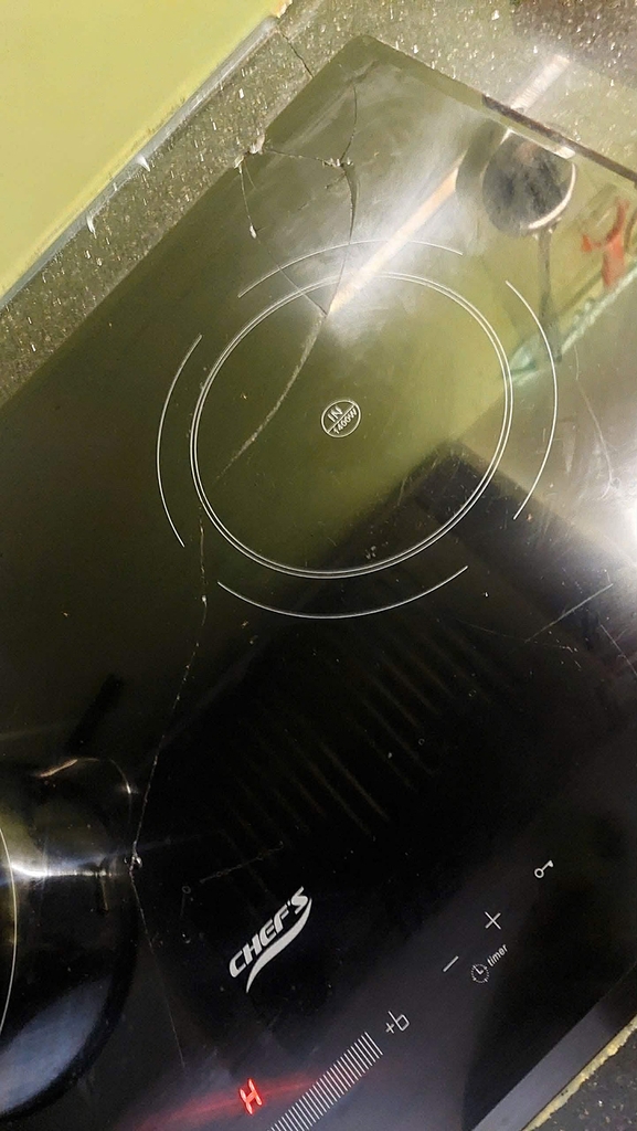 Vỡ kính, nên khắc phục hay thay thế ngay?