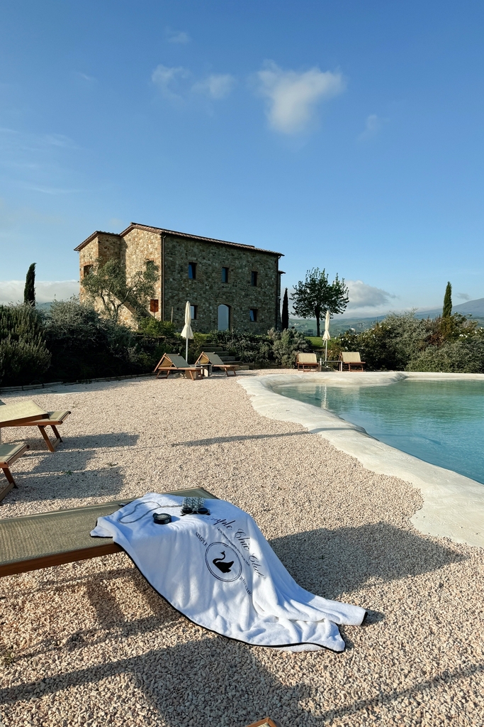 SS24 Simple Chic Club Towel