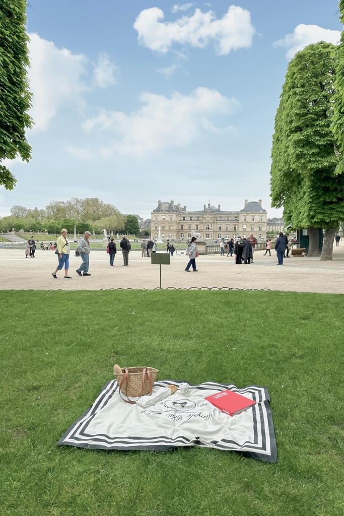 Simple chic club ss24 picnic