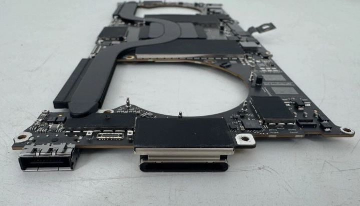 Main Apple MacBook Pro A2779 14