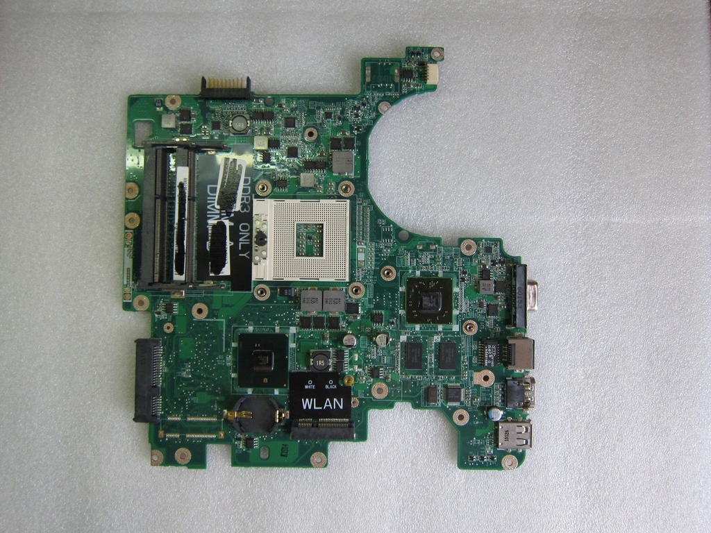 Main Dell Inspiron 1564 / 1764 / DA0UM3MB8E0