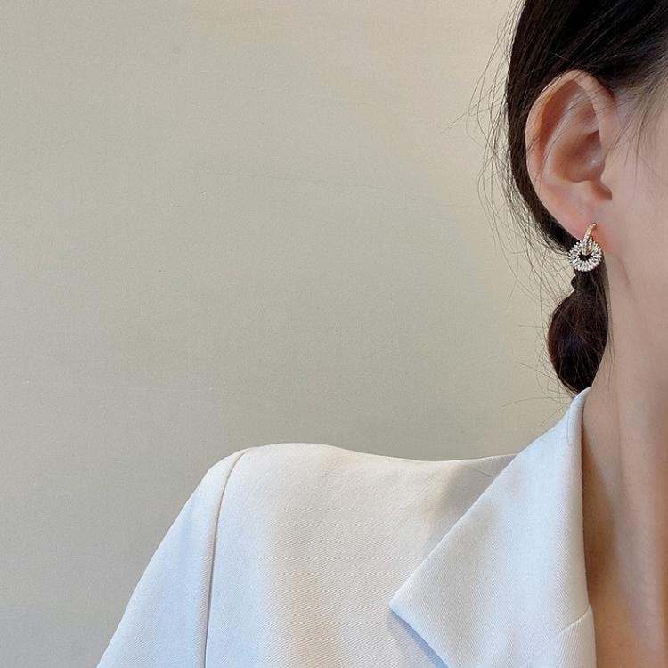 Bông tai đính đá cao cấp VV39