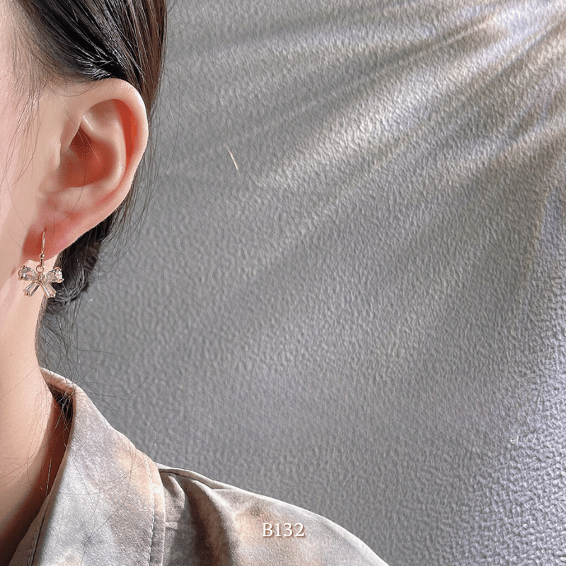 Bông tai đính đá hình nơ B132