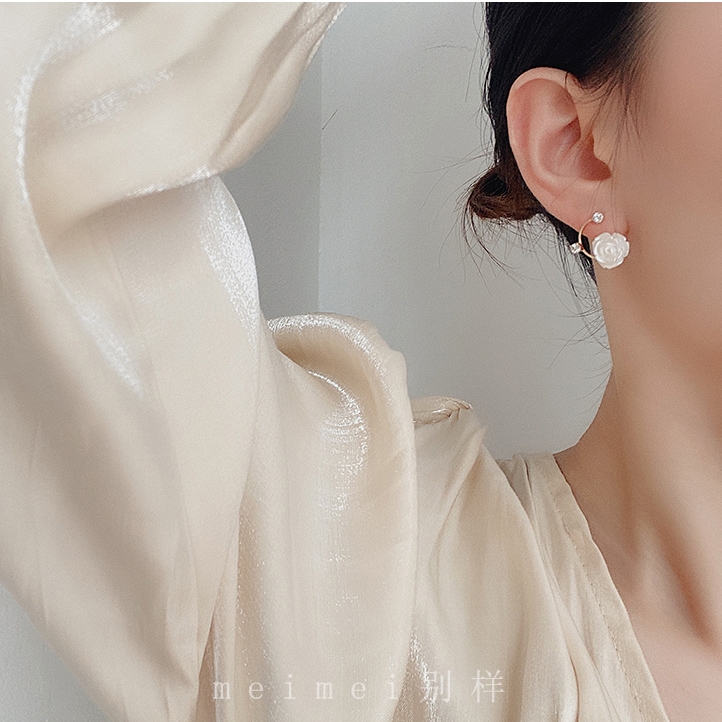 BÔNG TAI HOA HỒNG TRẮNG  D05