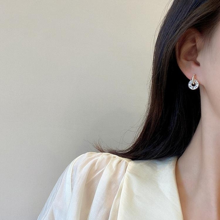 Bông tai đính đá cao cấp VV39