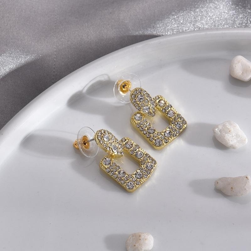 Bông tai vuông đính đá sang trọng H107