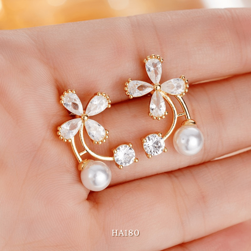 Bông tai nữ hình hoa 4 cánh may mắn kết hợp đính đá cao cấp ngọc trai nhân tạo thiết kế độc đáo HA180