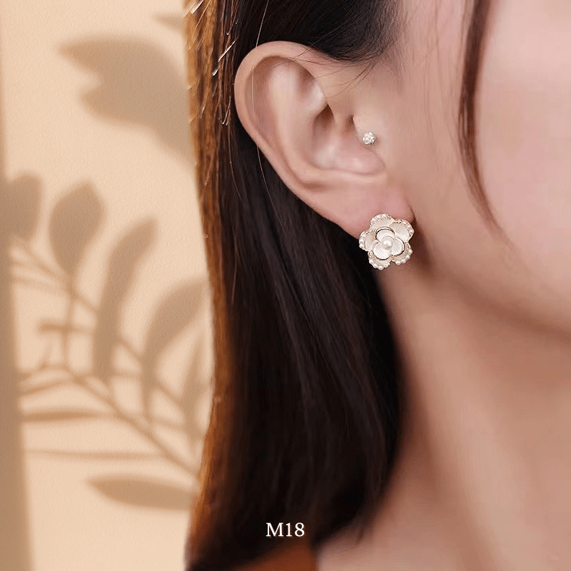 Bông tai M18