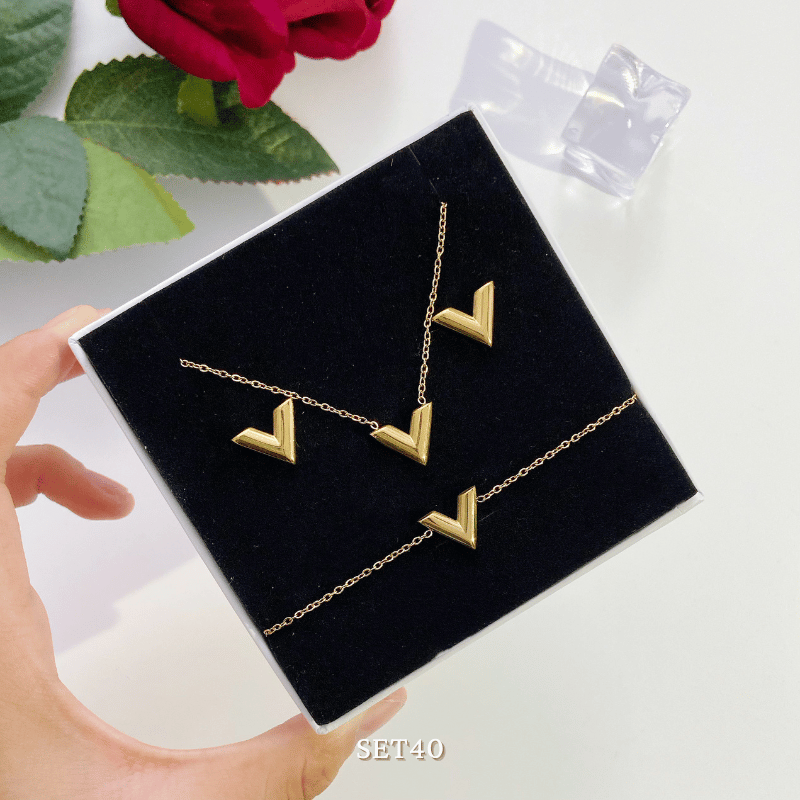 Bộ trang sức Thép Titan không gỉ hình V SET40